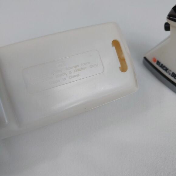 Vintage 1988 Toy Black and Decker Mini Iron‎ and Hand Mixer For Kids - Picture 3 of 6